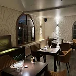 Sure By Western Saint-quentin Ouest Le Pot D Etain 3*