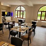 Sure By Western Saint-quentin Ouest Le Pot D Etain Hotel 3*