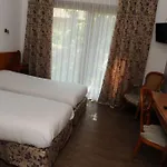Sure By Western Saint-quentin Ouest Le Pot D Etain Hotel