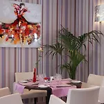 Sure By Western Saint-quentin Ouest Le Pot D Etain 3* 올농