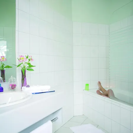 Hotel Sure By Western Saint-quentin Ouest
