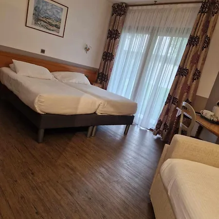Sure By Western Saint-quentin Ouest 3* Holnon