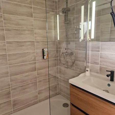 Sure By Western Saint-quentin Ouest Le Pot D Etain Hotel