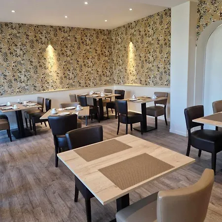 Sure By Western Saint-quentin Ouest 3*