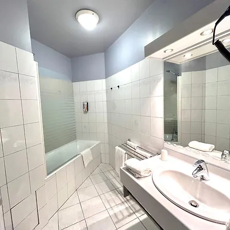 Sure By Western Saint-quentin Ouest Le Pot D Etain 3*
