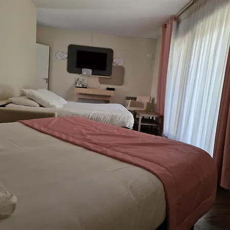 Cit'hotel Le Pot D'etain Hotel Holnon