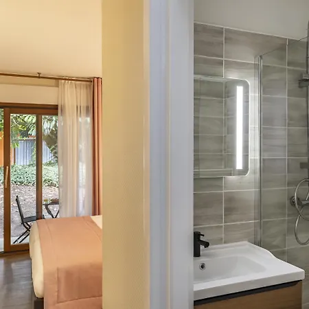 Sure By Western Saint-quentin Ouest Le Pot D Etain Hotel Holnon